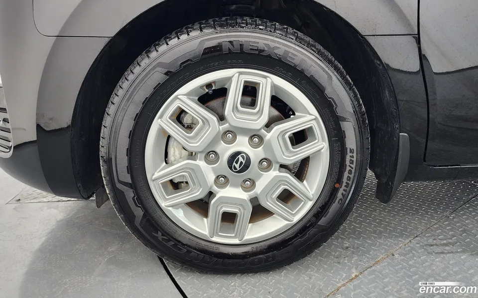 Hyundai Staria 5 2025 — thumbnail 2