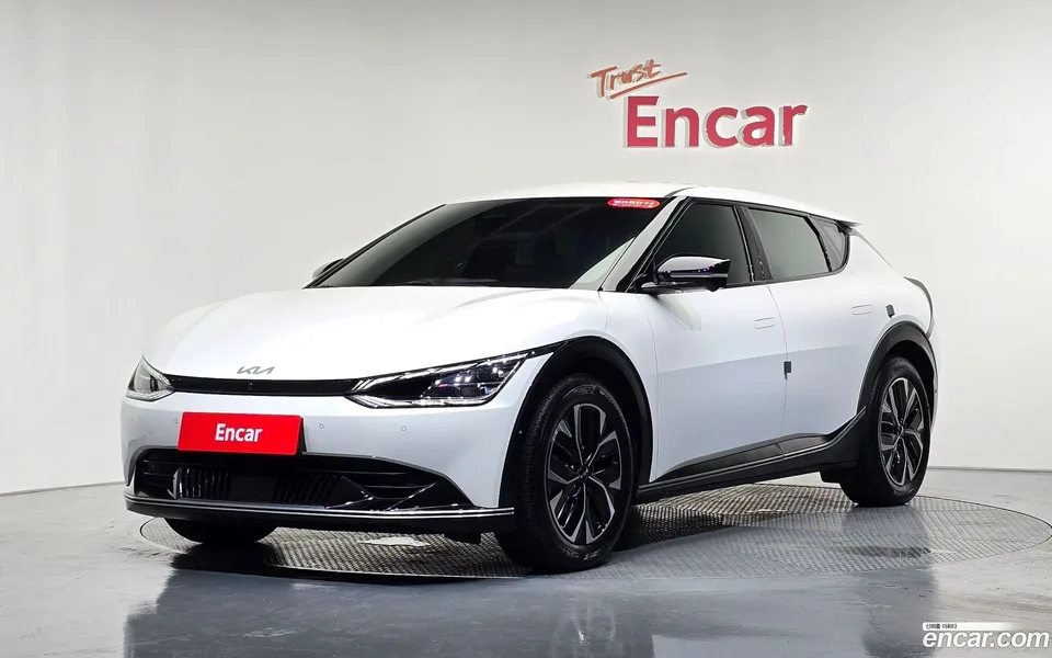 Kia EV6 2023 — photo 1, buy with delivery to Moscow