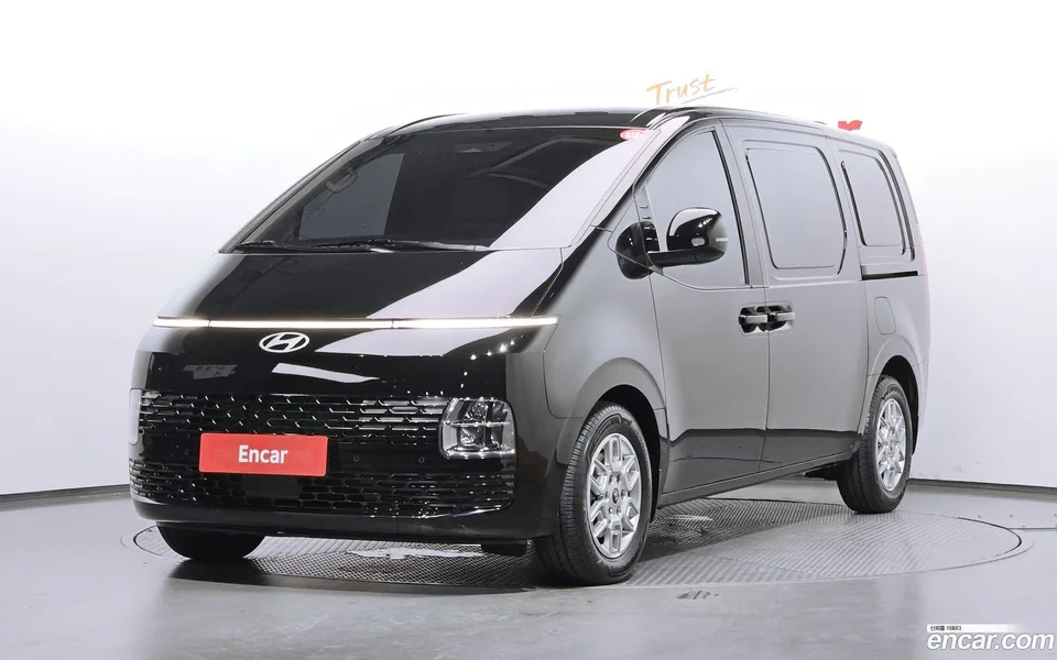Hyundai Staria L3.5 3 2024 — photo 1, buy with delivery to Moscow