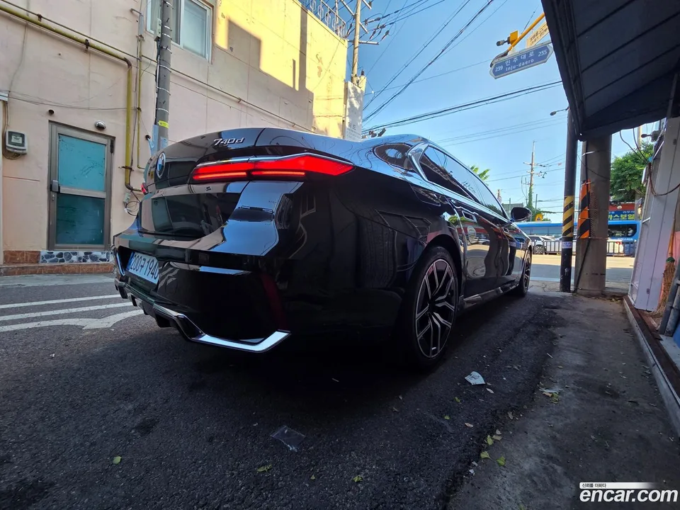 BMW 7 Series 740d xDrive M 2026 — thumbnail 2
