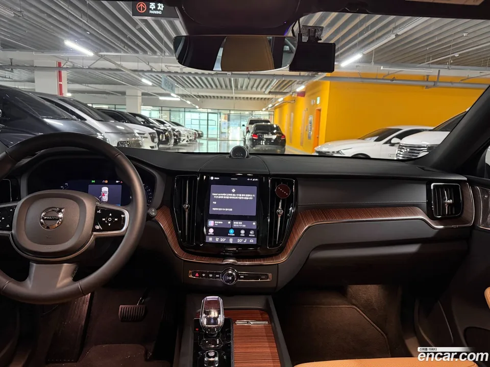 Volvo XC60 B6 2025 — миниатюра 5