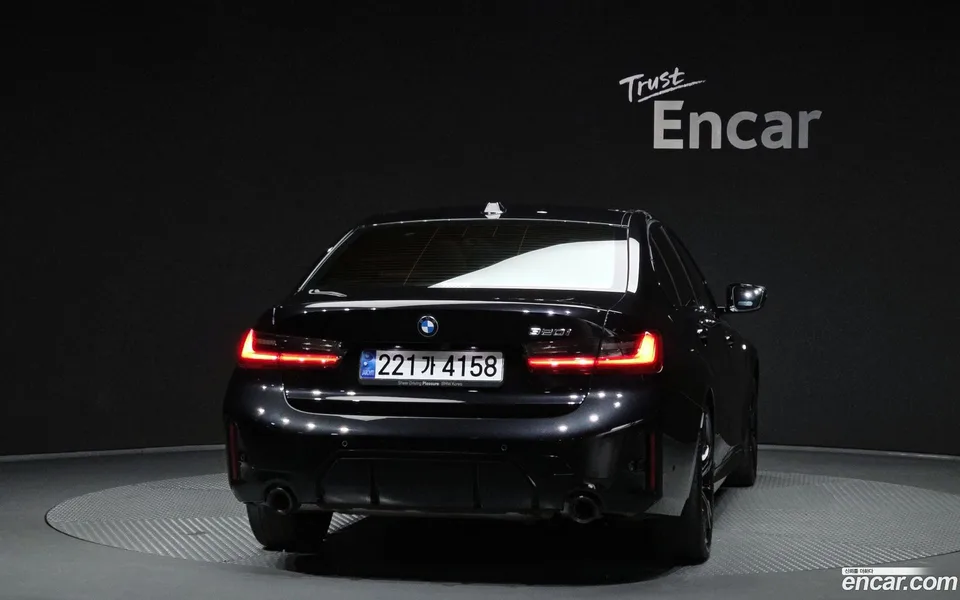 BMW 3 Series 320i M 2025 — миниатюра 4