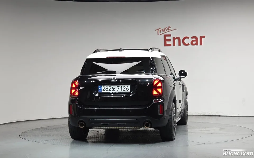 MINI Cooper S Countryman ALL4 2023 — thumbnail 4