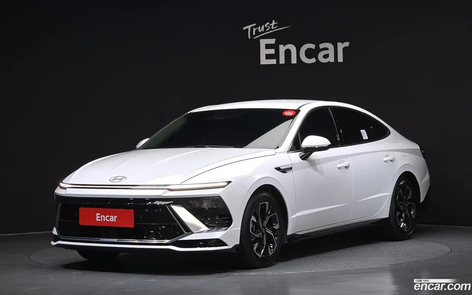 Hyundai Sonata The Edge 2.0 2023 — photo 1, buy with delivery to Moscow