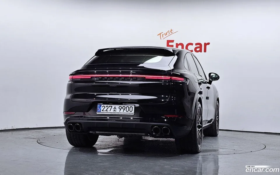 Porsche Cayenne 3.0 2024 — thumbnail 4