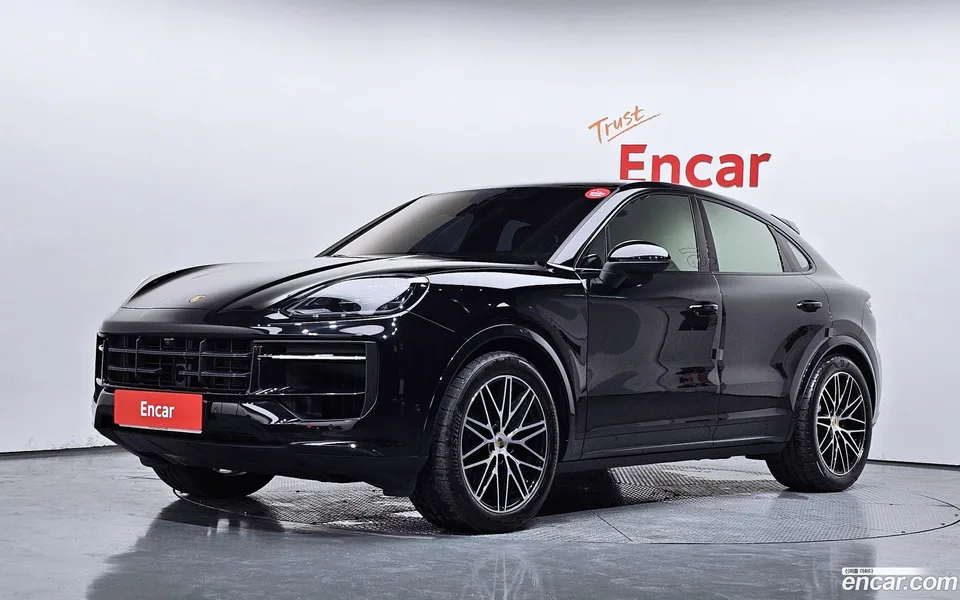 Porsche Cayenne 3.0 2024 — photo 1, buy with delivery to Moscow