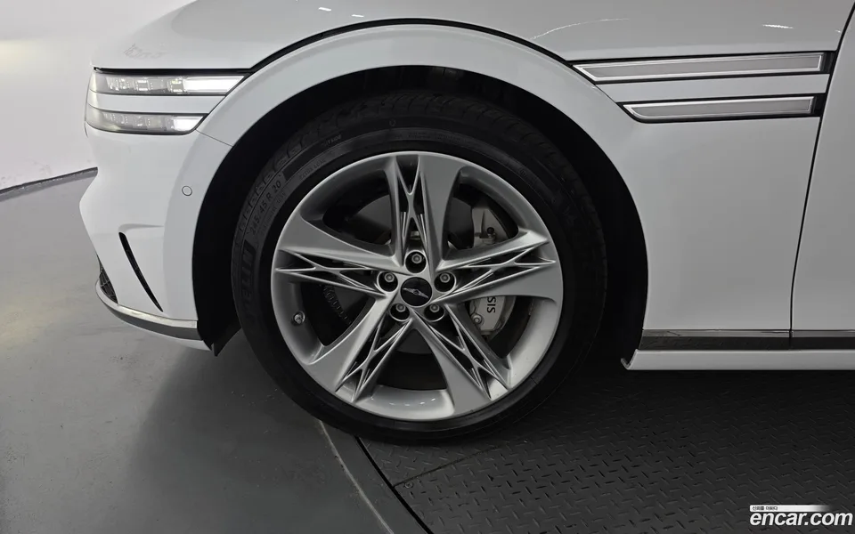 Genesis G90 3.5 AWD 2023 — thumbnail 2