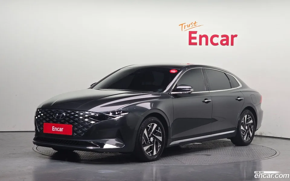 Hyundai Grandeur IG Hybrid 2022 — photo 1, buy with delivery to Moscow