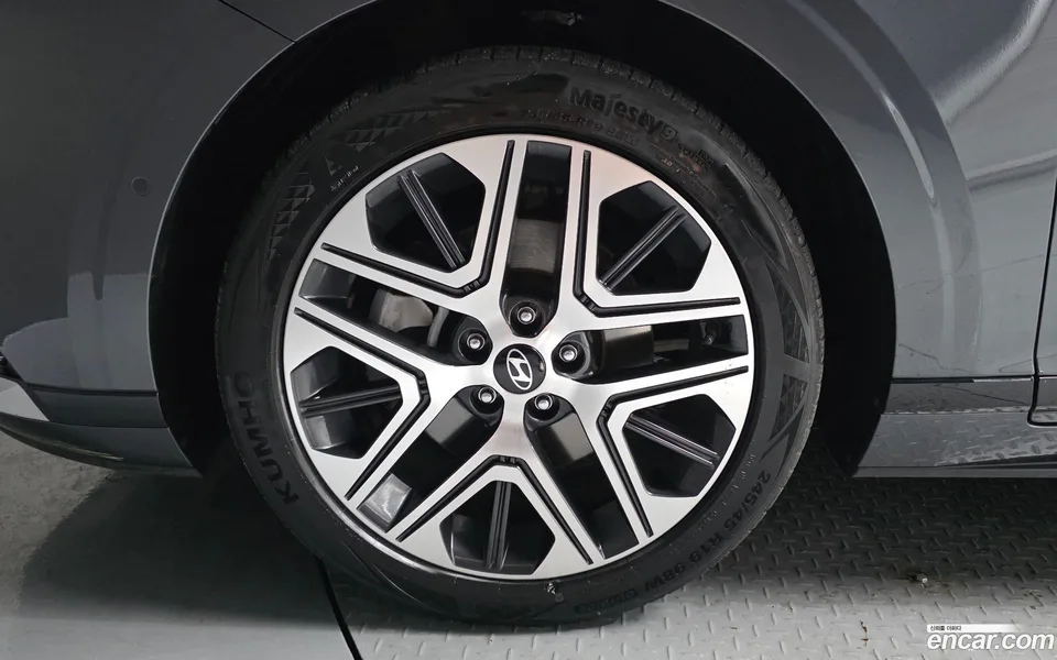 Hyundai Grandeur 2.5 2WD 2023 — thumbnail 2