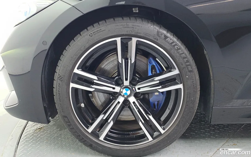 BMW 3 Series 320i M 2025 — thumbnail 5