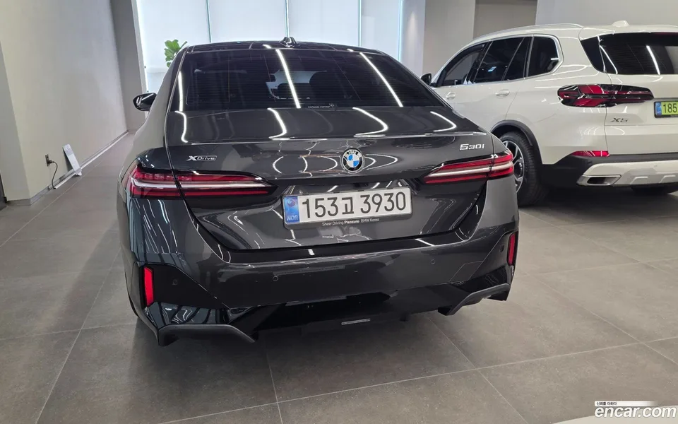 BMW 5 Series 530i xDrive M 2025 — thumbnail 4