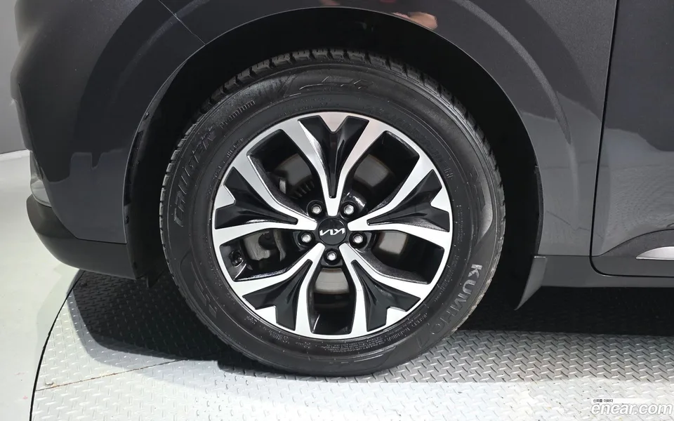 Kia Carnival 11 2023 — thumbnail 5