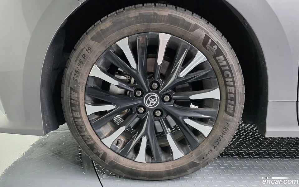 Toyota Alphard 2.5 HEV AWD 2025 — thumbnail 5