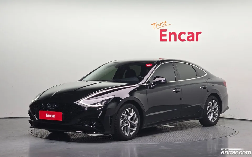 Hyundai Sonata 2.0 2022 — photo 1, buy with delivery to Moscow