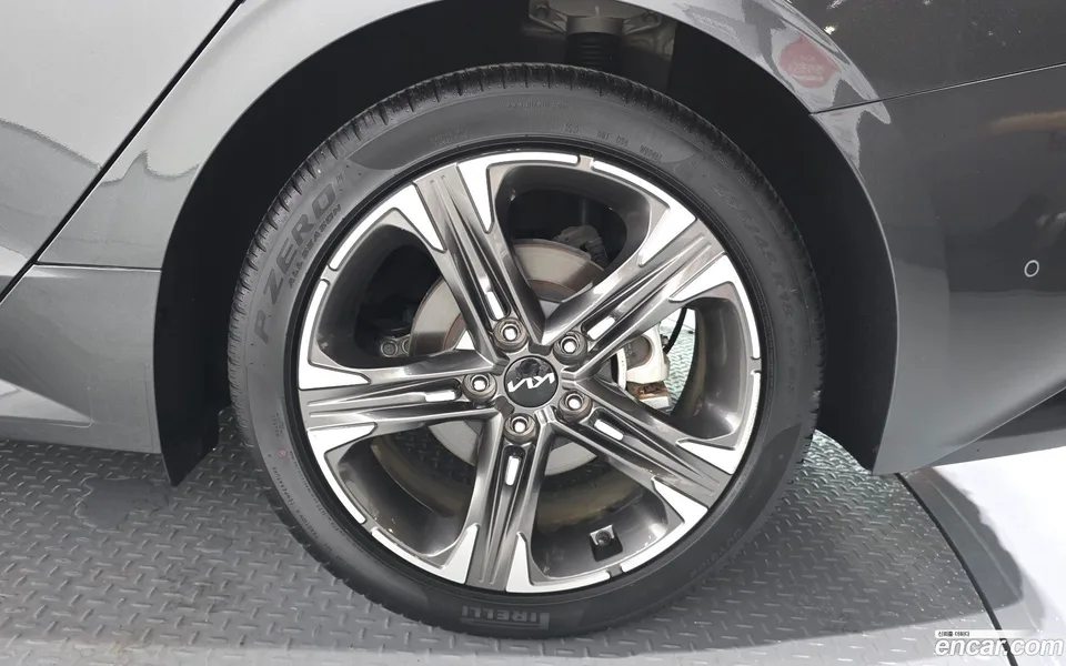 Kia K5 Hybrid 2023 — thumbnail 5