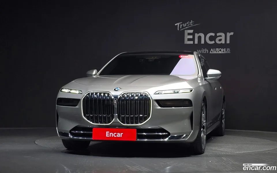 BMW 7 Series 740i xDrive 2024 — thumbnail 3