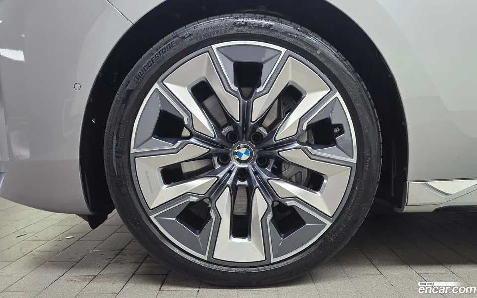 BMW 7 Series 740i xDrive 2024 — thumbnail 5