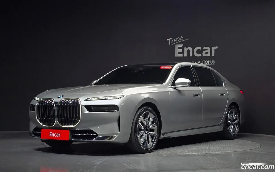 BMW 7 Series 740i xDrive 2024 — photo 1, buy with delivery to Moscow
