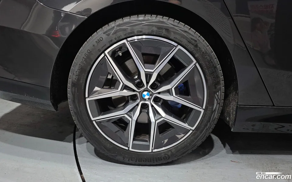 BMW 5 Series 520i M 2025 — photo 1, buy with delivery to Moscow