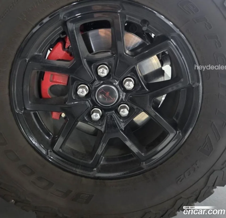 Jeep Wrangler 2.0 4 2025 — thumbnail 5
