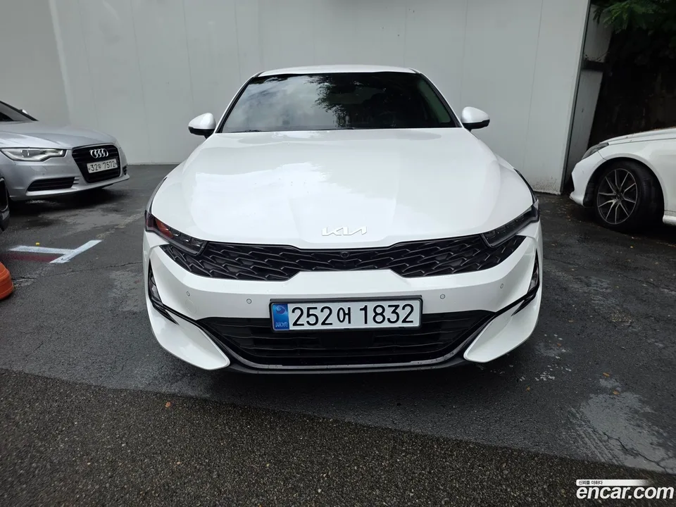 Kia K5 2.0 2022 — фото 1, купить с доставкой в Москву