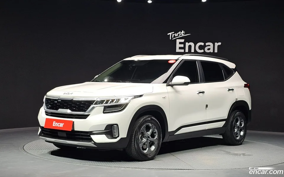 Kia Seltos 1.6 2WD 2022 — фото 1, купить с доставкой в Москву