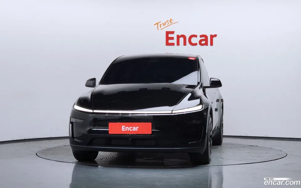 Tesla Model Y AWD 2026 — thumbnail 3