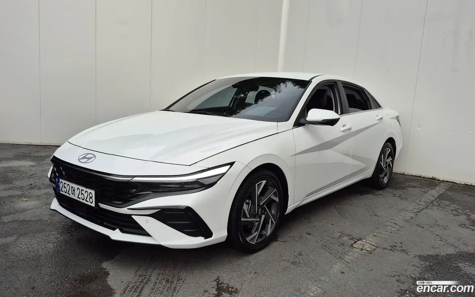 Hyundai Avante CN7 1.6 2023 — фото 1, купить с доставкой в Москву