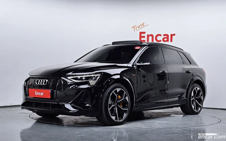 Audi e-tron S 2023 — photo 1, buy with delivery to Moscow
