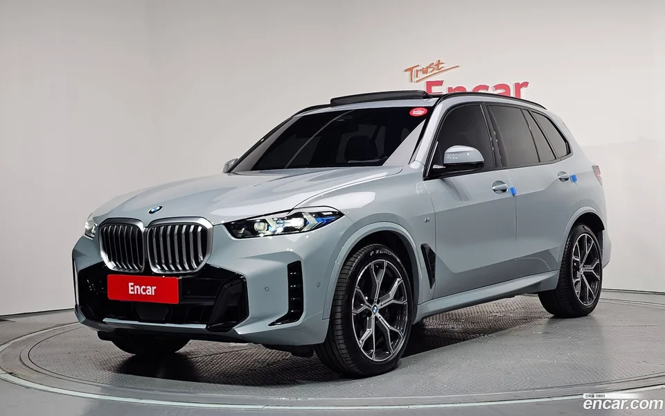BMW X5 xDrive 40i M 2025 — photo 1, buy with delivery to Moscow