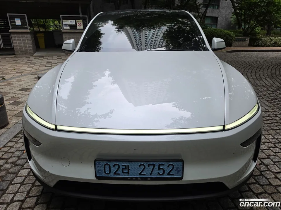 Tesla Model Y RWD 2025 — photo 1, buy with delivery to Moscow