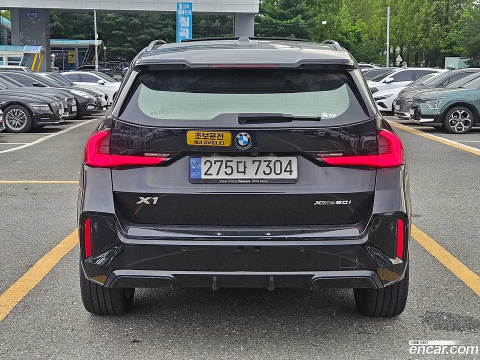 BMW X1 xDrive 20i M 2024 — thumbnail 4