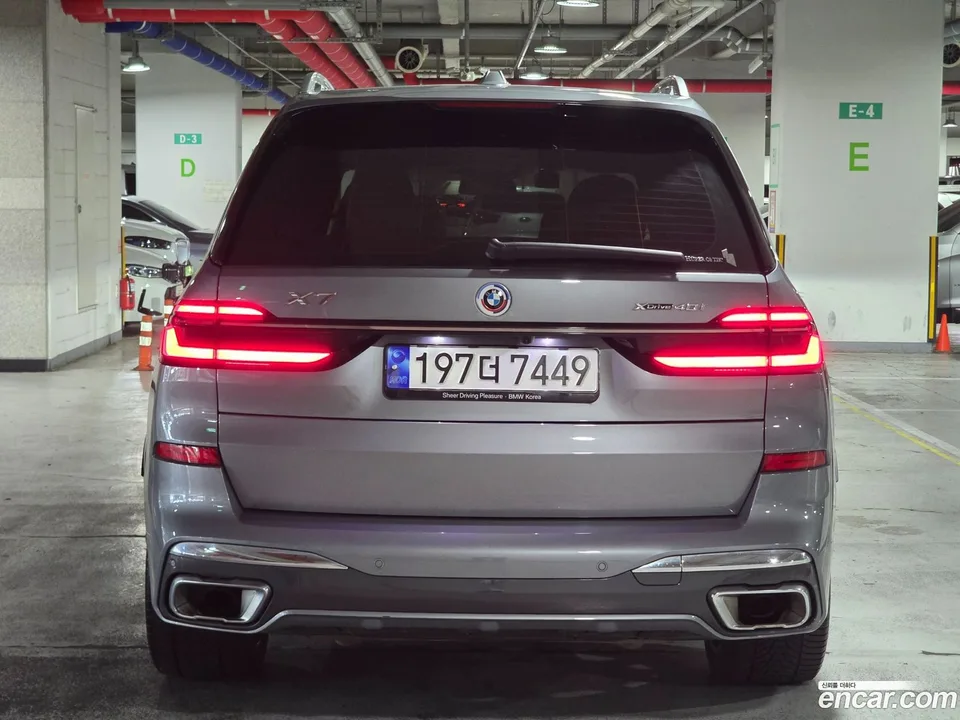 BMW X7 xDrive 40i M 6 2023 — thumbnail 3