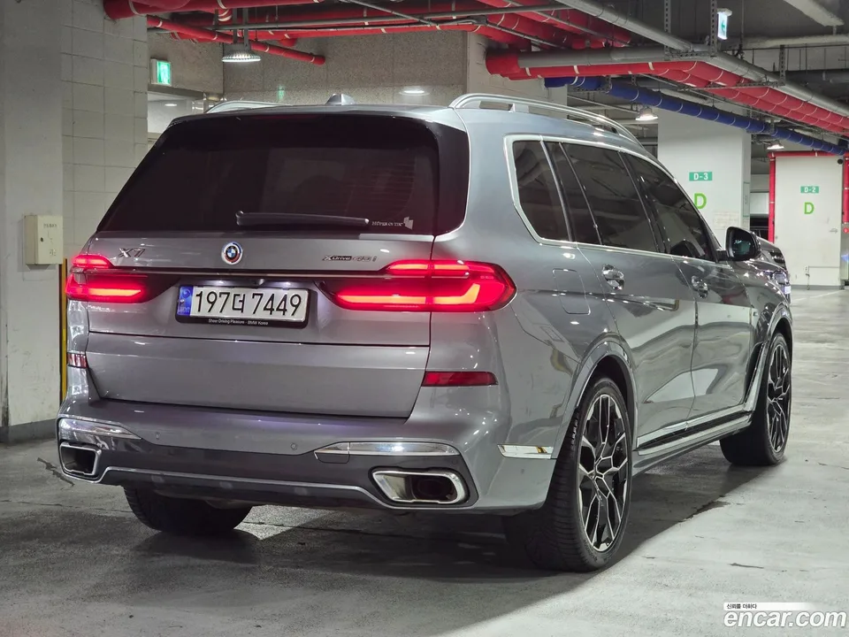 BMW X7 xDrive 40i M 6 2023 — thumbnail 4