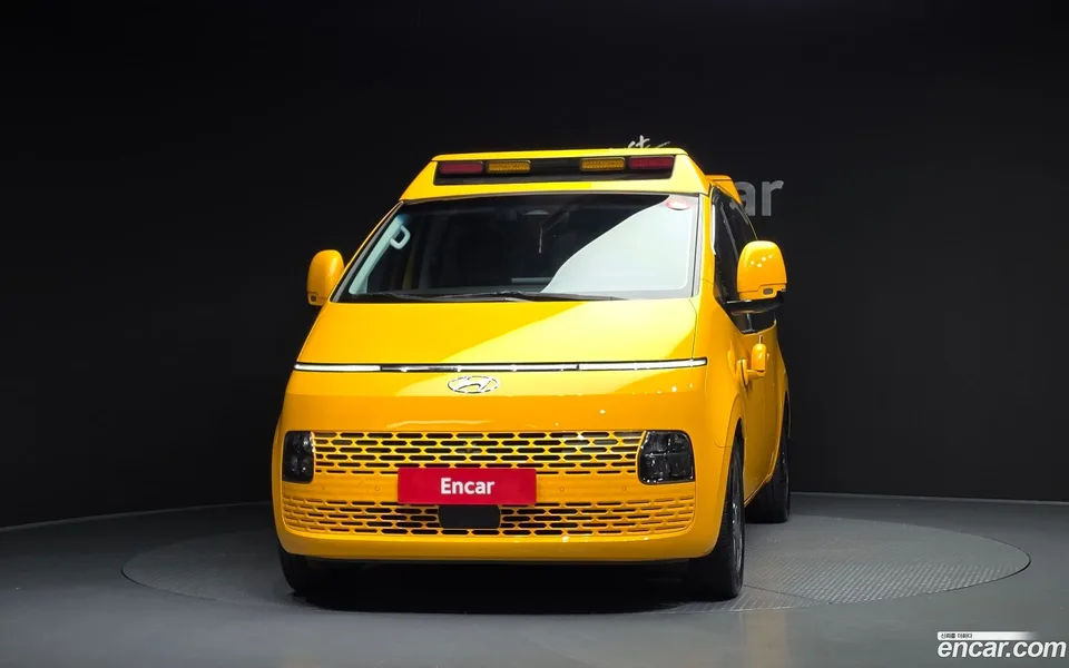 Hyundai Staria L3.5 2022 — thumbnail 3