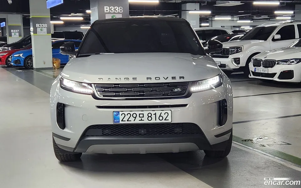 Land Rover Range Rover Evoque P250 S 2025 — thumbnail 3
