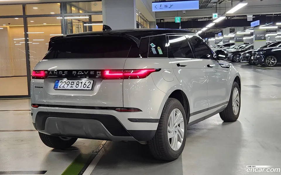Land Rover Range Rover Evoque P250 S 2025 — thumbnail 4