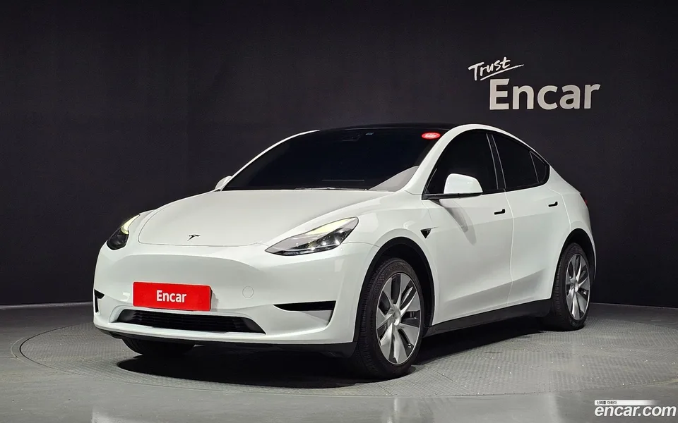 Tesla Model Y RWD 2023 — фото 1, купить с доставкой в Москву