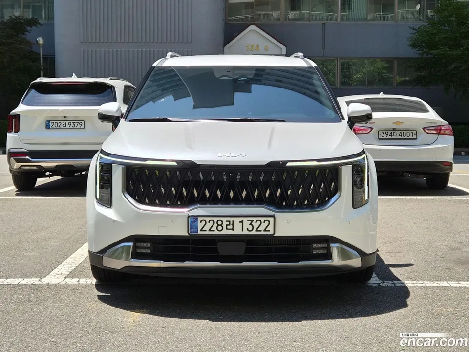 Kia Carnival 9 2025 — thumbnail 3