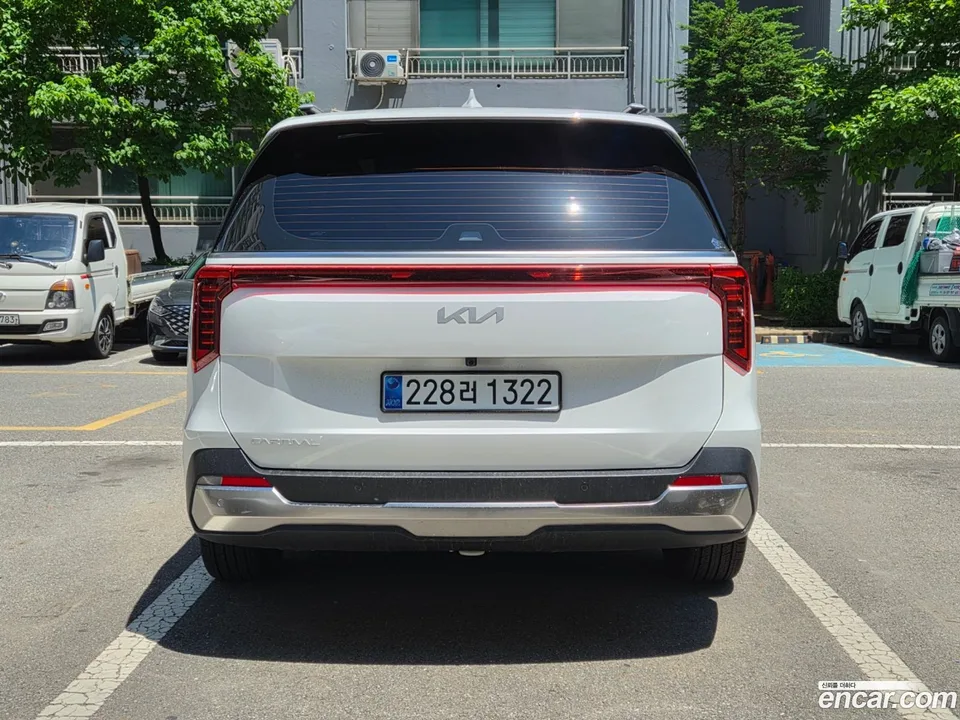 Kia Carnival 9 2025 — thumbnail 4