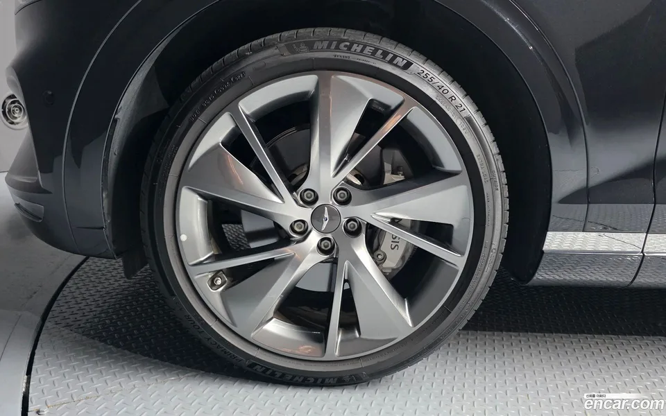 Genesis GV70 2.5T 2WD 2023 — миниатюра 2