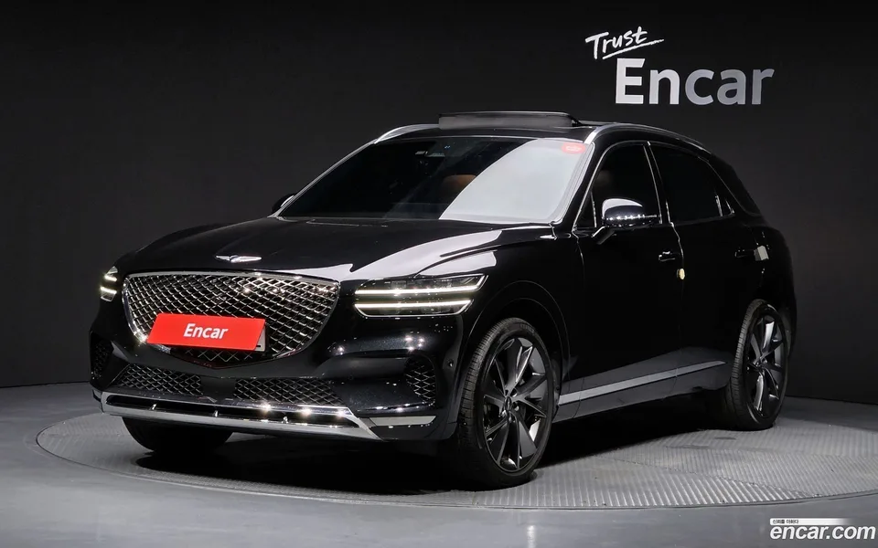 Genesis GV70 2.5T 2WD 2023 — фото 1, купить с доставкой в Москву