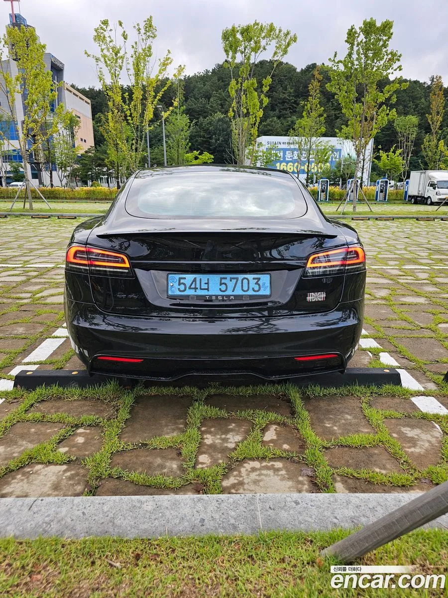 Tesla Model S 2023 — thumbnail 4