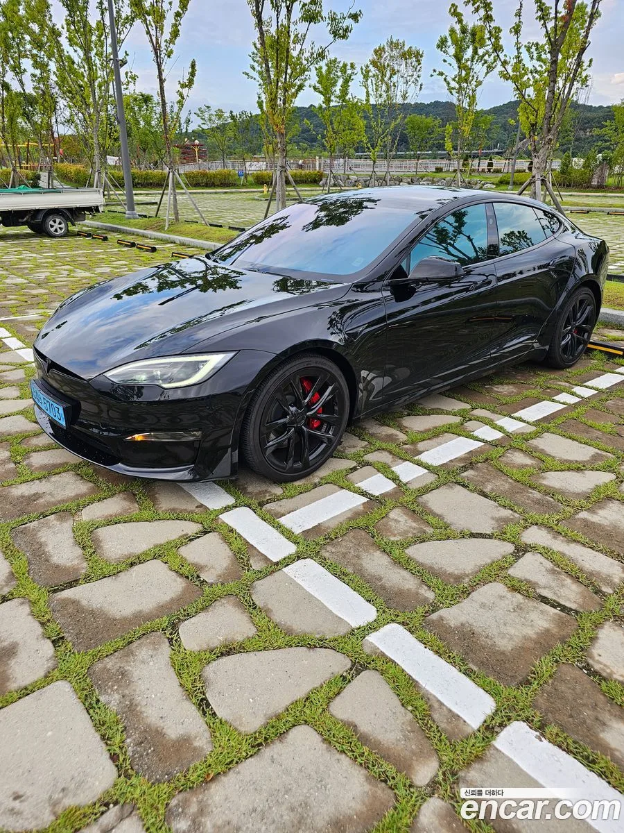 Tesla Model S 2023 — photo 1, buy with delivery to Moscow