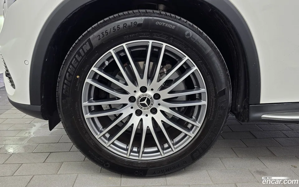 Mercedes-Benz GLC-Class GLC220 d 4MATIC 2023 — thumbnail 2