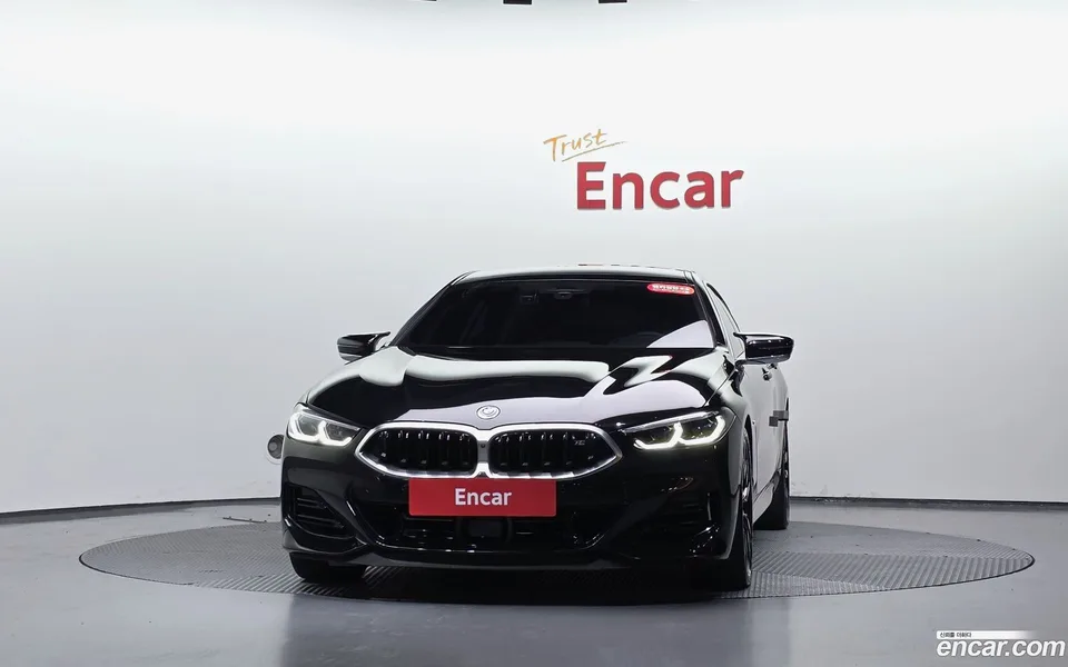 BMW 8 Series M850i xDrive 2023 — thumbnail 3