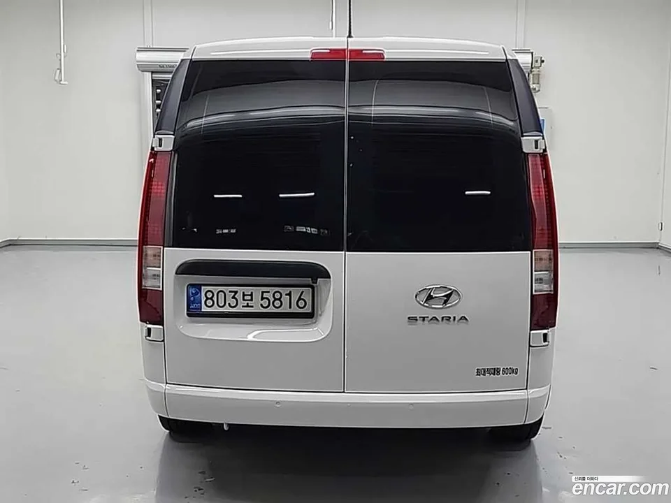 Hyundai Staria 5 2022 — thumbnail 3