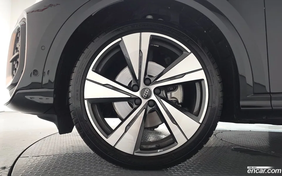 Audi Q5 (80A) 45 TFSI S Line 2025 — thumbnail 2
