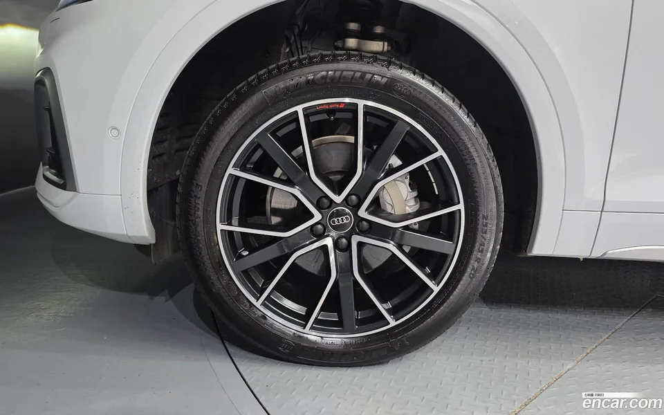 Audi Q5 45 TFSI 2024 — thumbnail 2