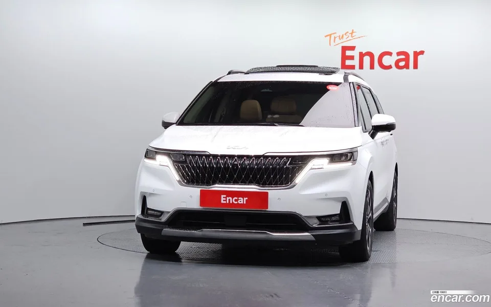 Kia Carnival 7 2023 — thumbnail 3